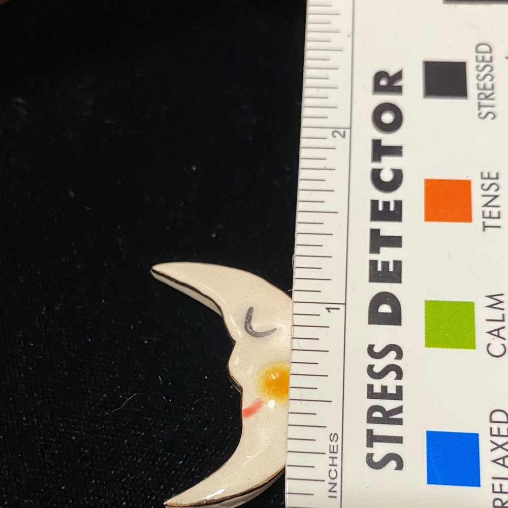Vintage Sun and Moon ceramic Enamel Brooch pin set - Picture 13 of 14